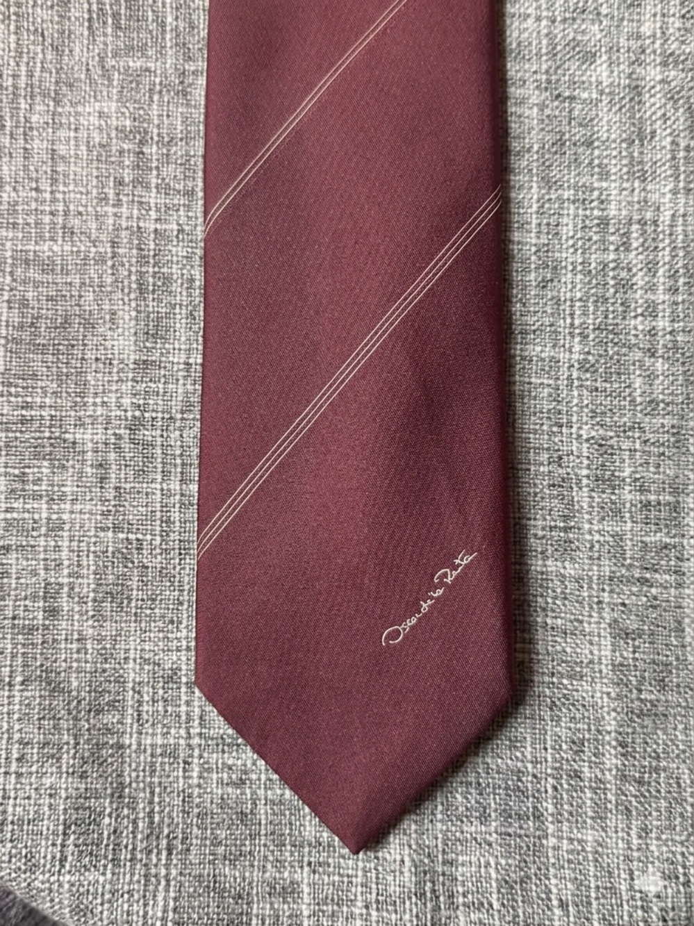 Vintage Oscar de la Renta Men's Burgundy Stripe Silk Tie